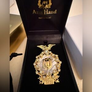 Ann Hand Donald Trump 2025 Inaugural Pin Brooch Gold, mother of pearl & crystals